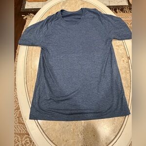 Men’s Lululemon shirt